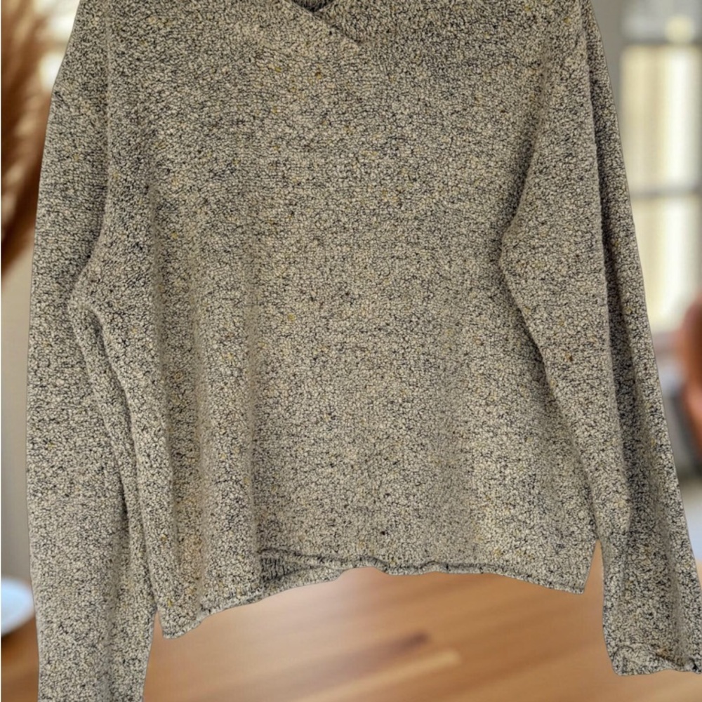 Columbia Stylish Heathered V-Neck Sweater